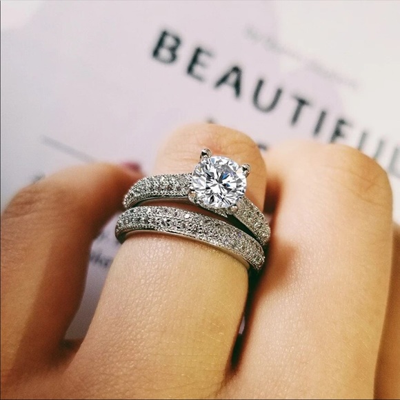 New Luxury 925 Silver Set Diamond Engagement Ring - Picture 2 of 6